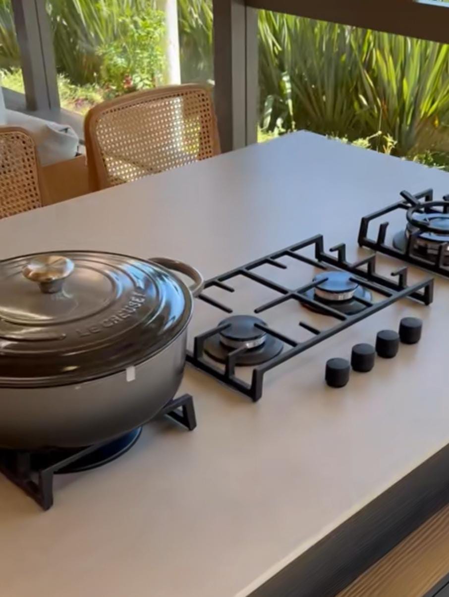 Fogão a gás de 3 bocas com panelas Le Creuset